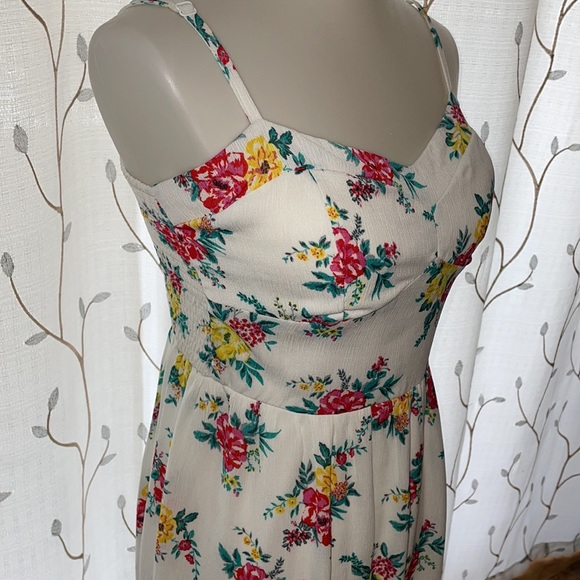 NWT Floral White Maxi Dress Lily Rose - Picture 3 of 9